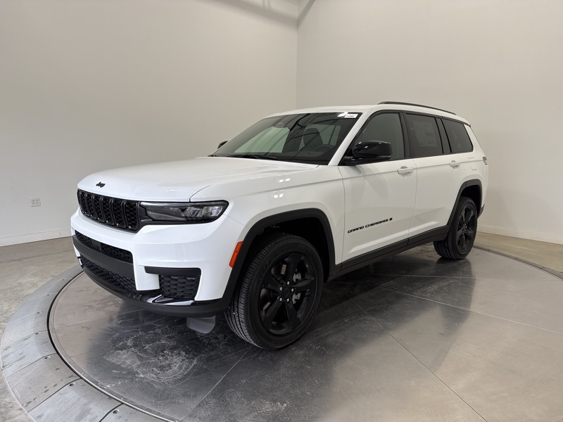 2025 Jeep Grand Cherokee Altitude X photo 3