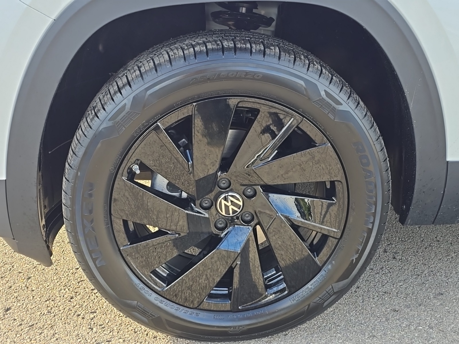 new 2026 Volkswagen Atlas Cross Sport car, priced at $46,701