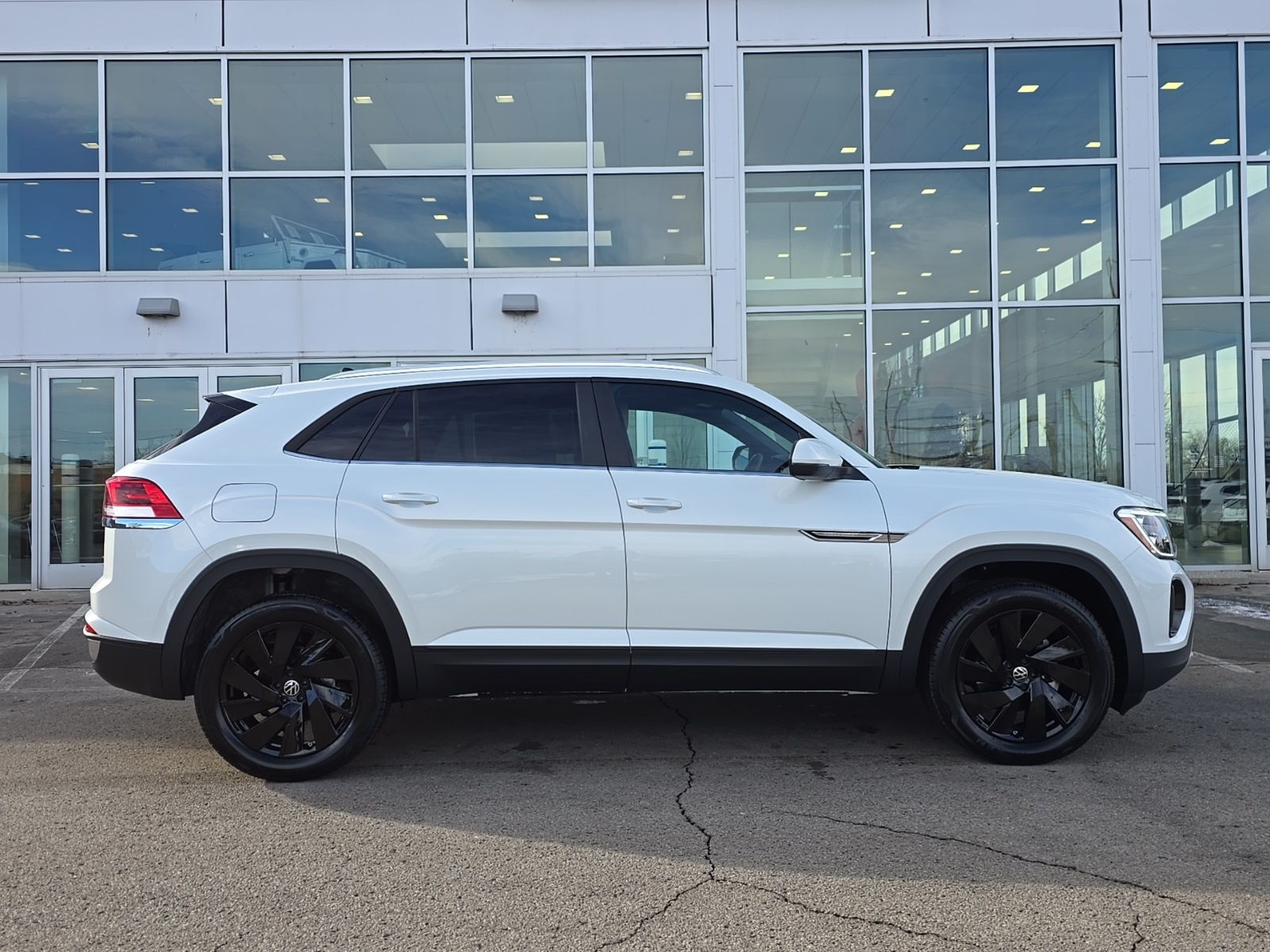 new 2026 Volkswagen Atlas Cross Sport car, priced at $46,701