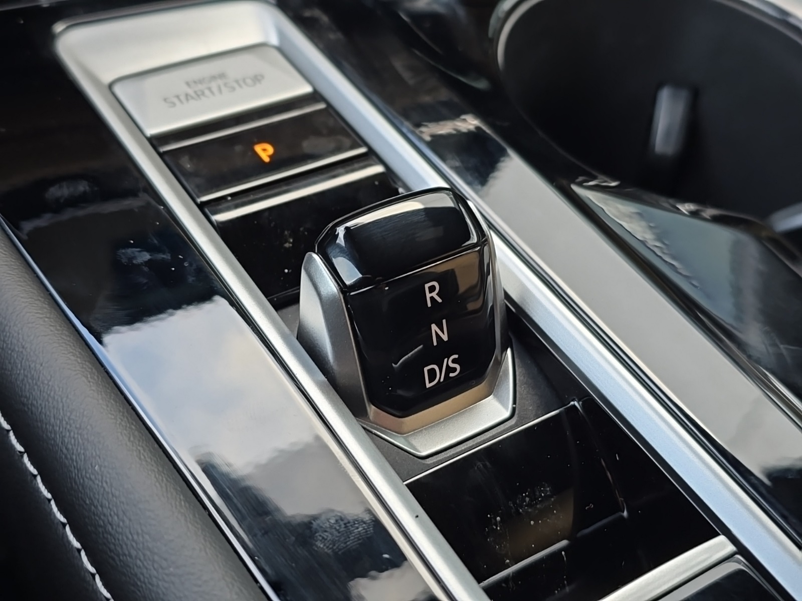 new 2026 Volkswagen Atlas Cross Sport car, priced at $46,701