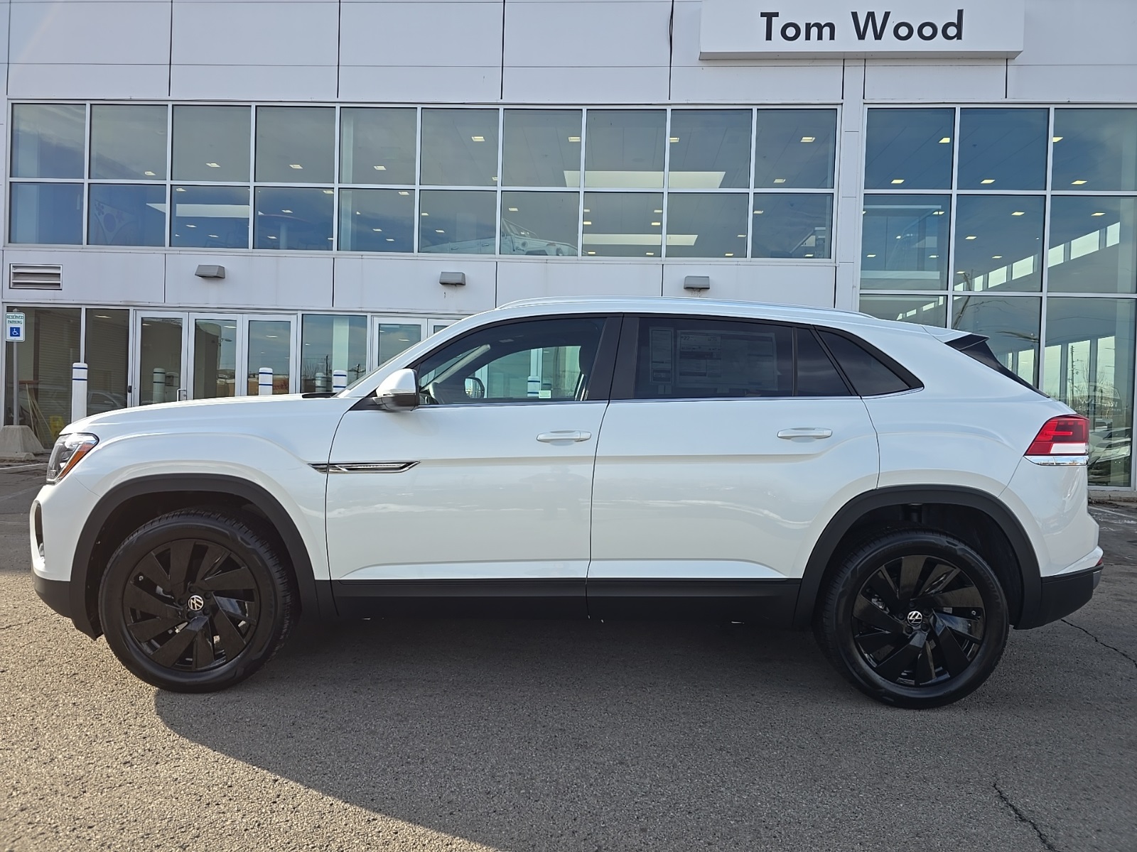 new 2026 Volkswagen Atlas Cross Sport car, priced at $46,701