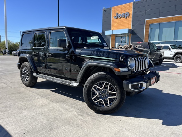 2025 Jeep Wrangler 4-Door Sahara's photo