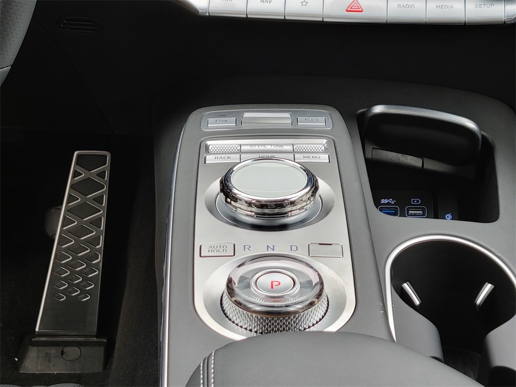 new 2025 Genesis GV70 car, priced at $61,986