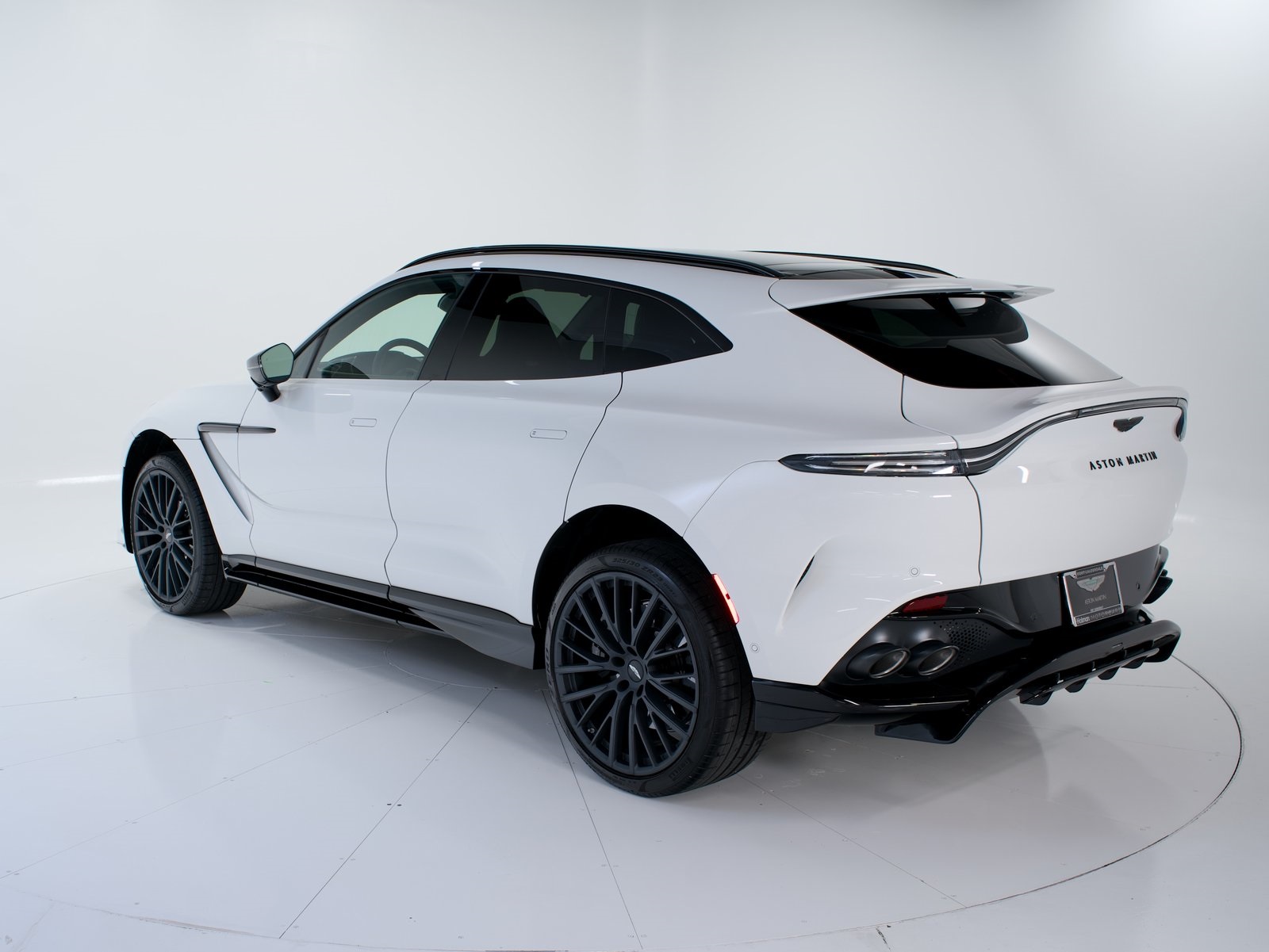 2025 Aston Martin DBX AM8 DBX707 photo 3