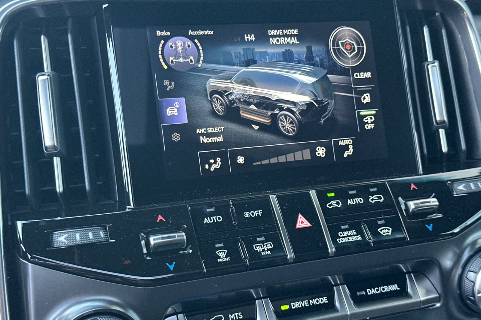 2025 Lexus LX 600 Luxury photo 16