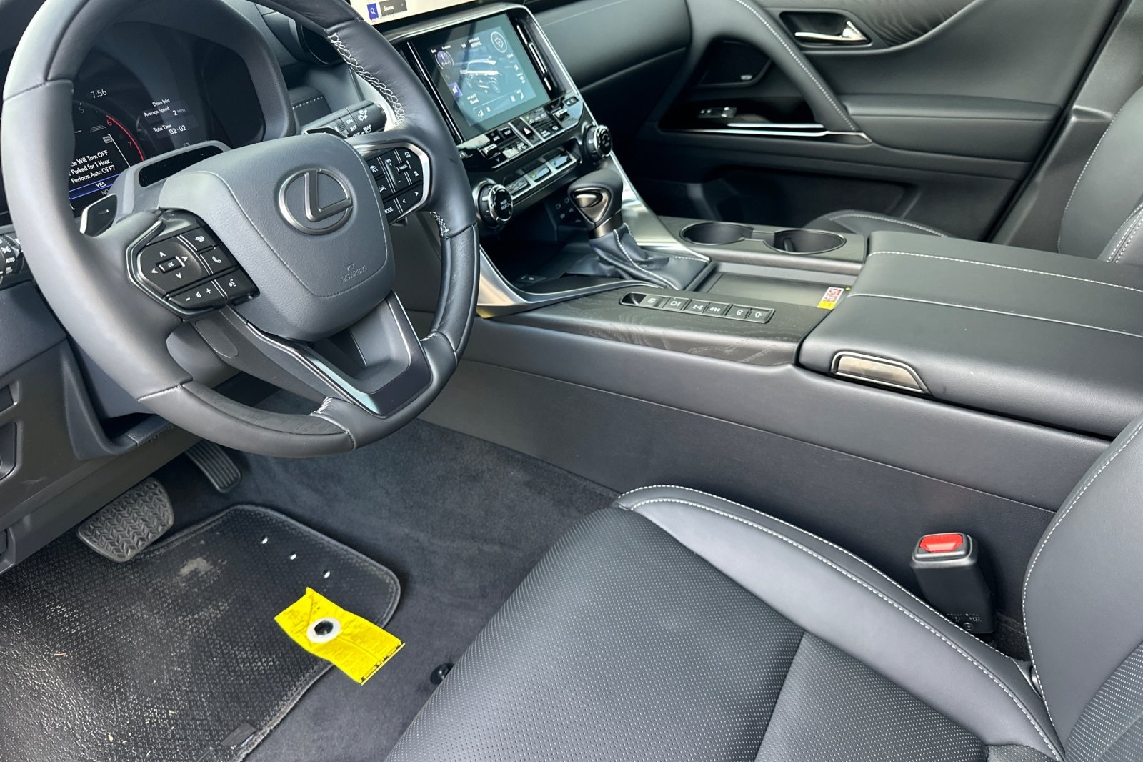 2025 Lexus LX 600 Luxury photo 6