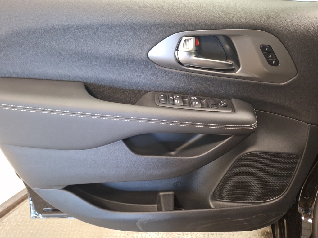 new 2026 Chrysler Pacifica car, priced at $38,499