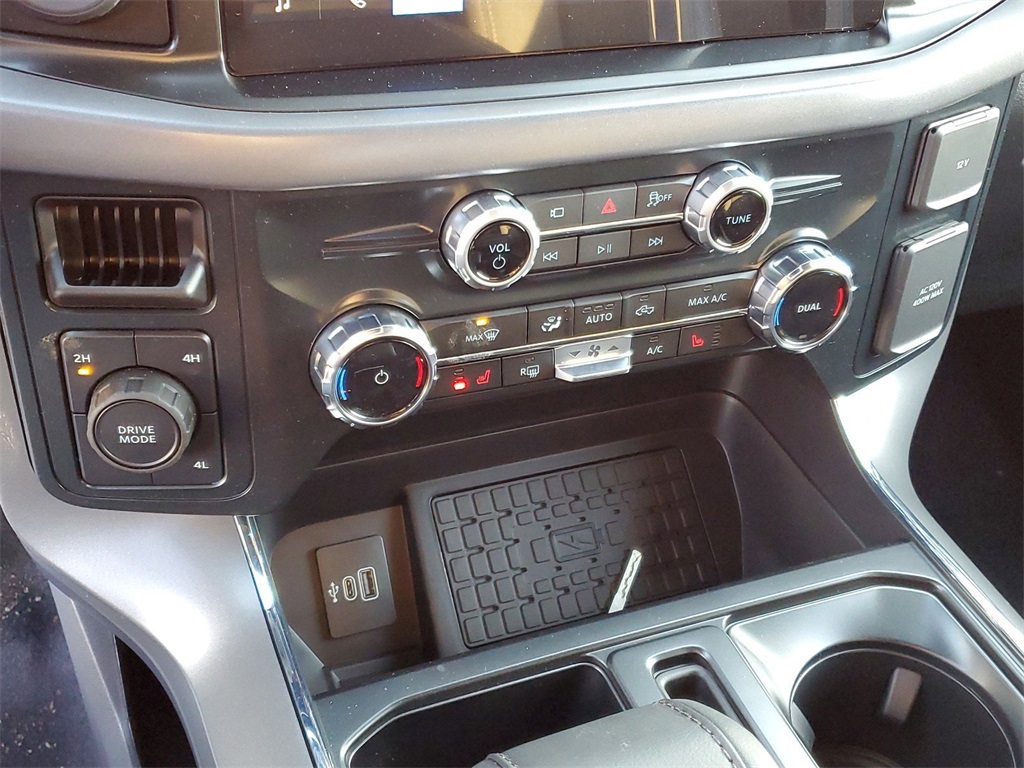 2025 Ford F-150 XLT photo 17