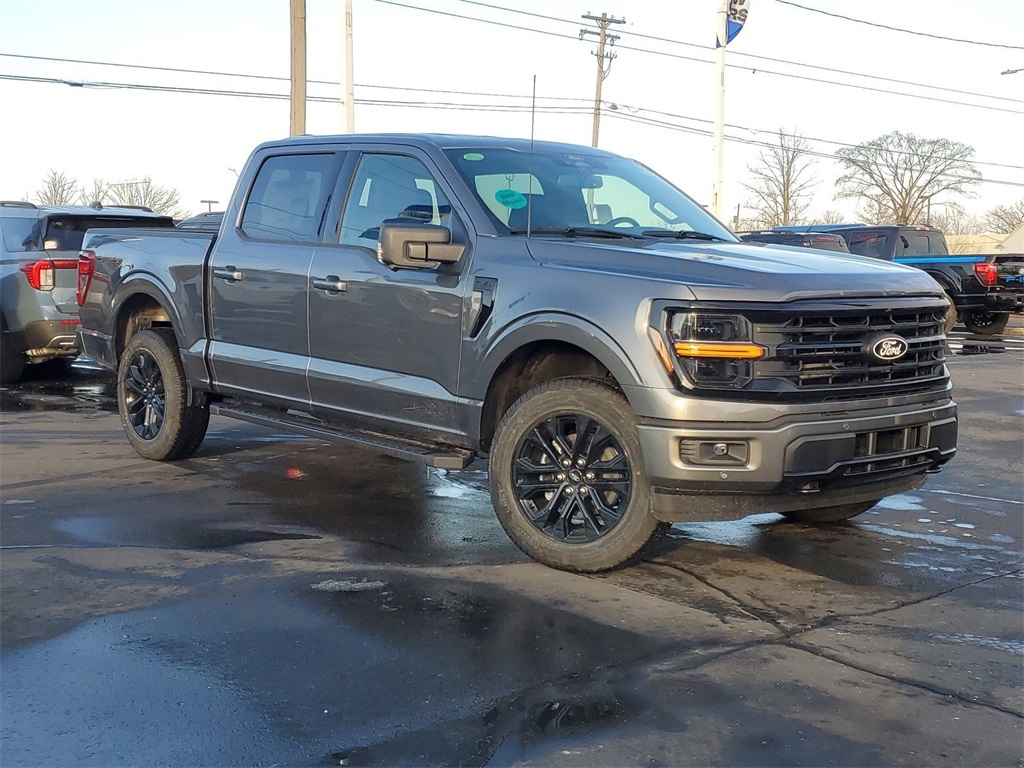 2025 Ford F-150 XLT photo 2