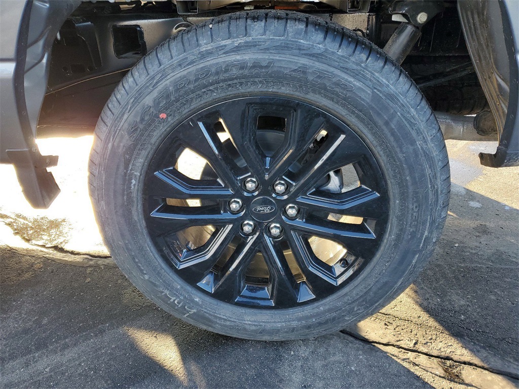2025 Ford F-150 XLT photo 29