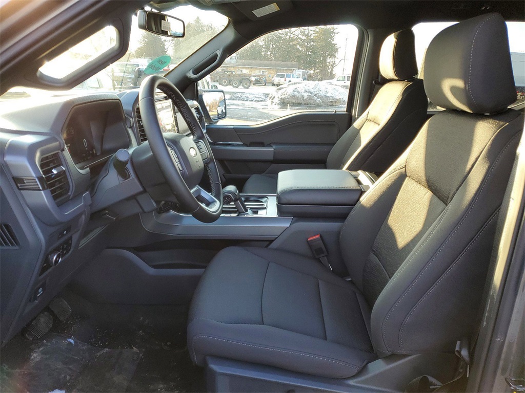 2025 Ford F-150 XLT photo 6