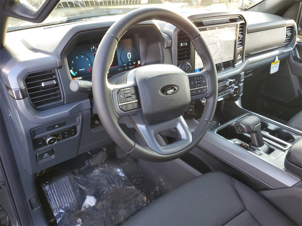 2025 Ford F-150 XLT photo 8