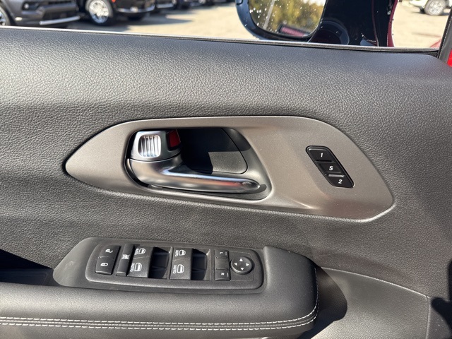 2026 Chrysler Pacifica photo 15