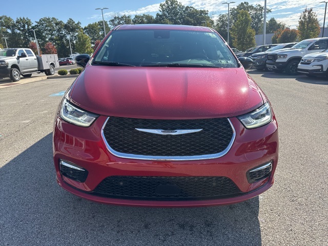 2026 Chrysler Pacifica photo 5