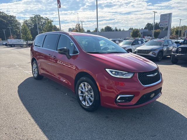 2026 Chrysler Pacifica photo 6