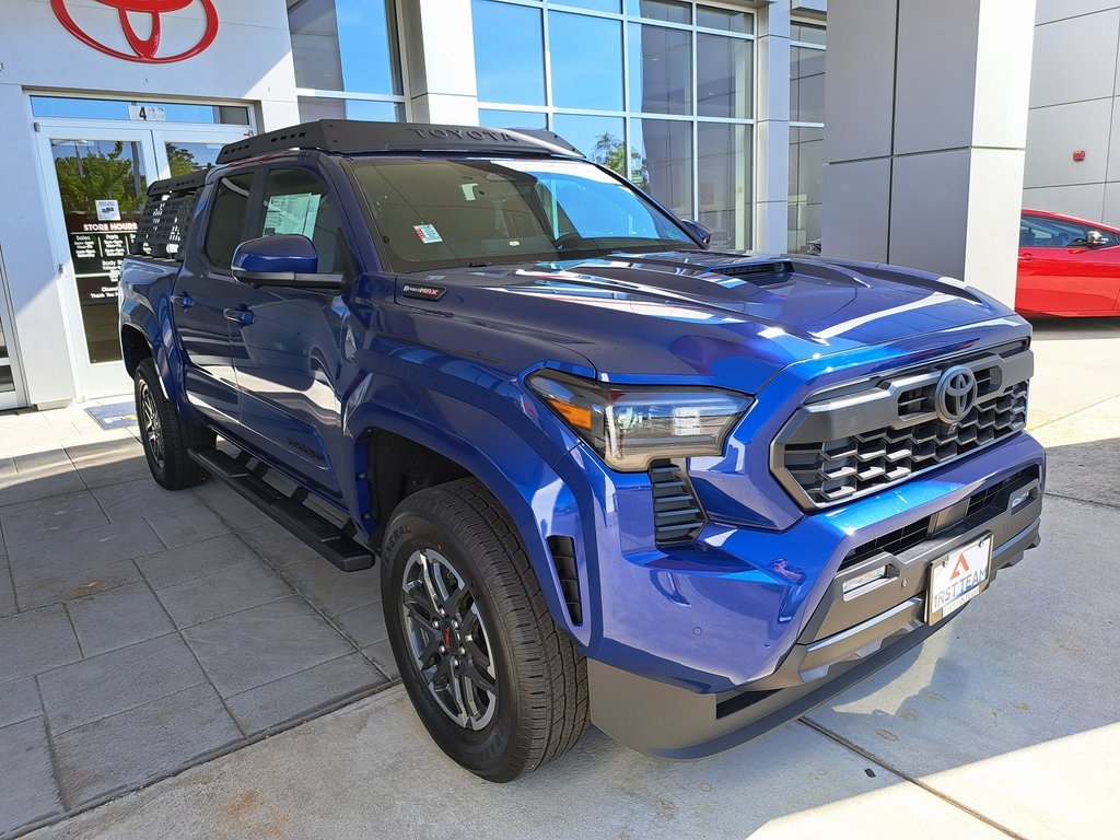 2025 Toyota Tacoma Hybrid TRD Sport 4D Crew Cab 4WD 4