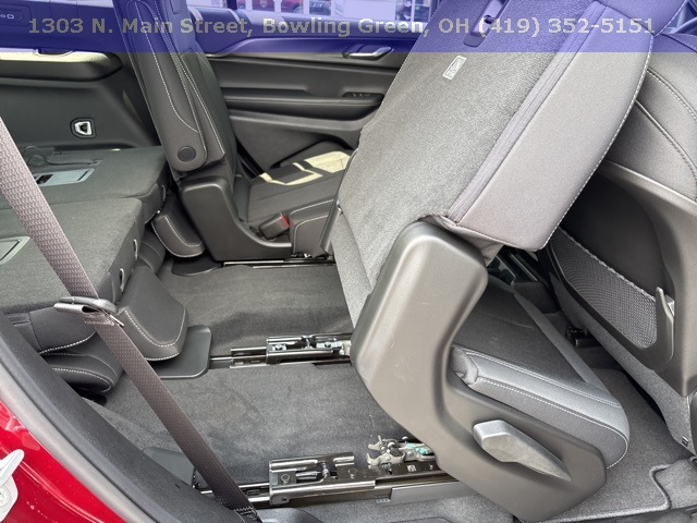 New 2025 Jeep Grand Cherokee L Laredo 4D Sport Utility