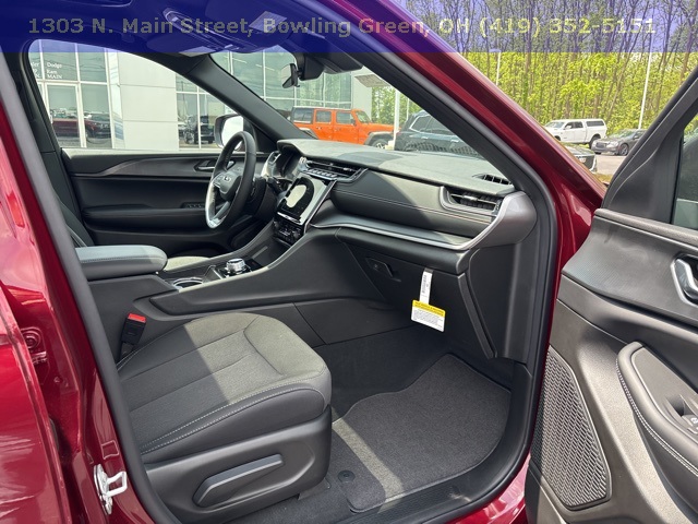 New 2025 Jeep Grand Cherokee L Laredo 4D Sport Utility