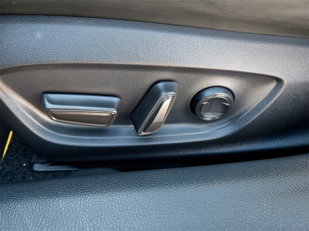2024 Toyota Prius Prime XSE Premium photo 28