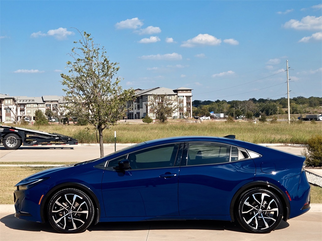 2024 Toyota Prius Prime XSE Premium photo 4
