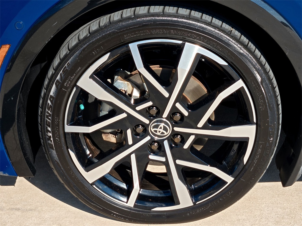 2024 Toyota Prius Prime XSE Premium photo 9