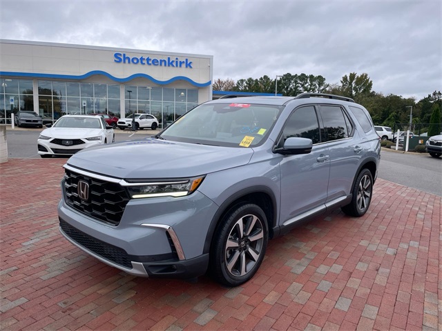 2023 Honda Pilot Touring's photo