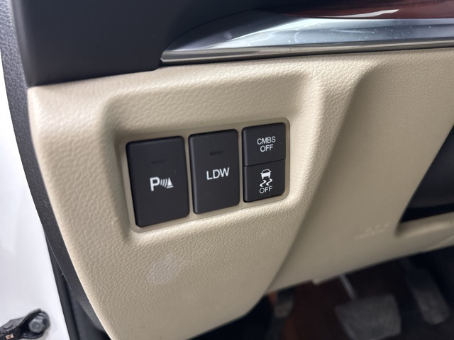 used 2015 Acura MDX car, priced at $18,988