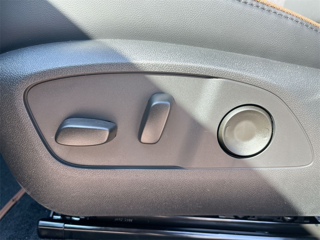 2025 Gmc Acadia AT4 photo 7