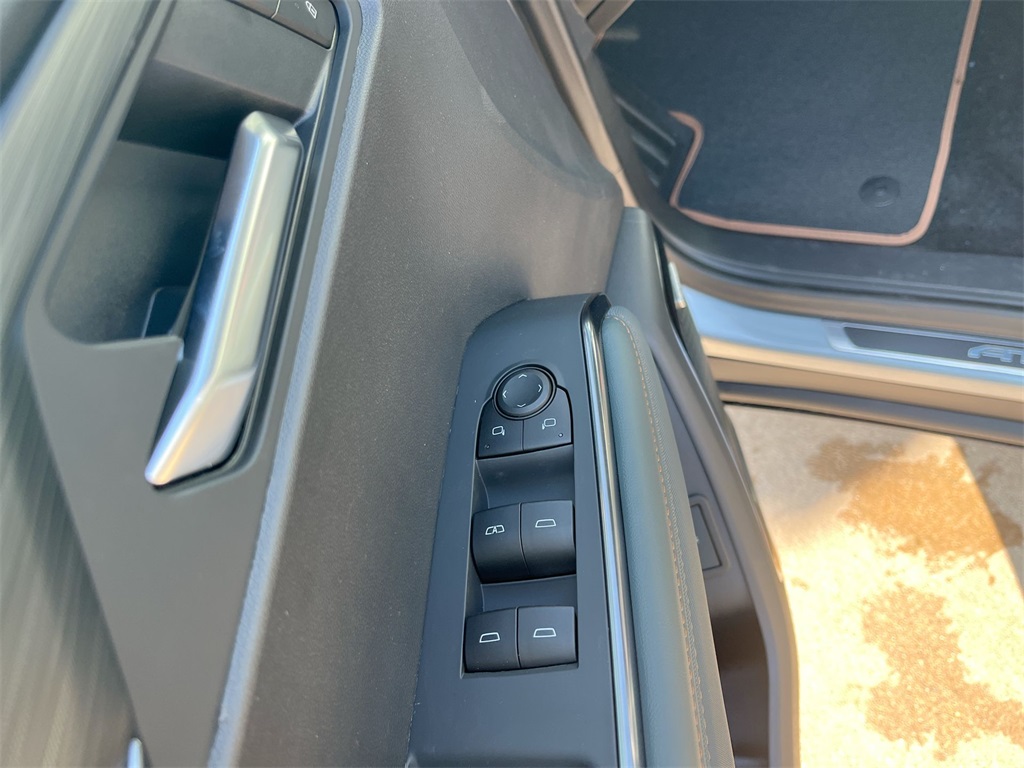 2025 Gmc Acadia AT4 photo 9
