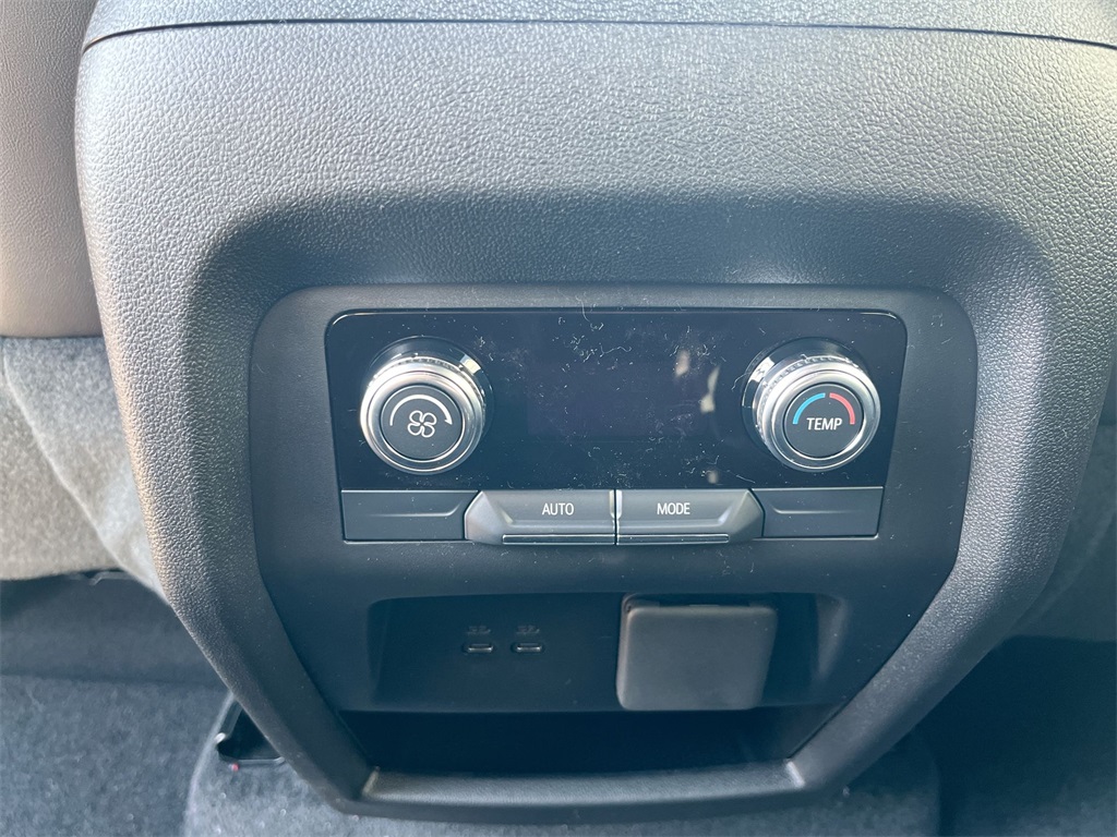 2025 Gmc Acadia AT4 photo 28