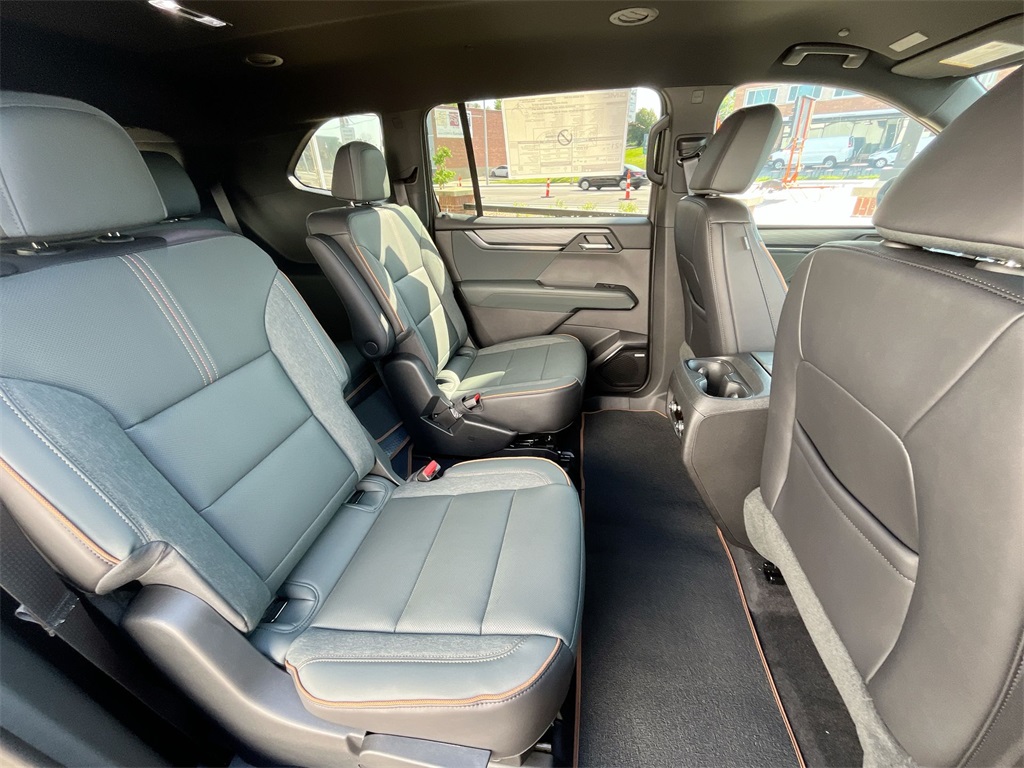 2025 Gmc Acadia AT4 photo 32