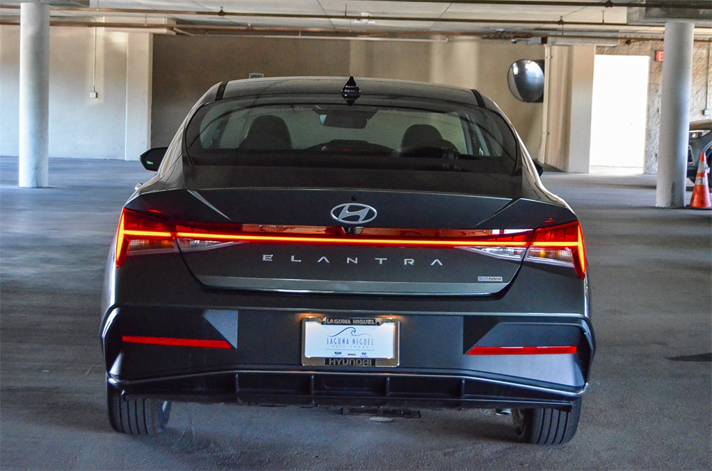 2026 Hyundai Elantra Hybrid Blue photo 2