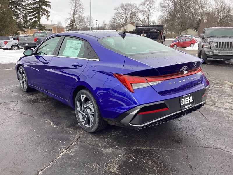 New 2025 Hyundai Elantra Sedan