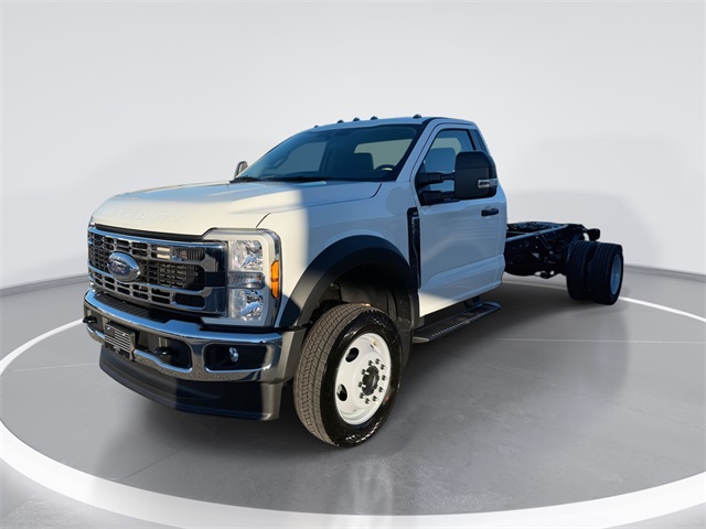 2026 Ford F-550 Super Duty Chassis Cab XL's photo