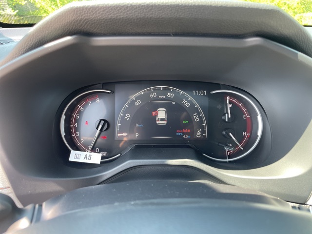 2025 Toyota RAV4 XLE photo 17