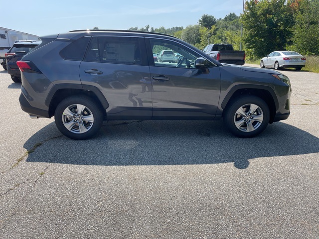2025 Toyota RAV4 XLE photo 2