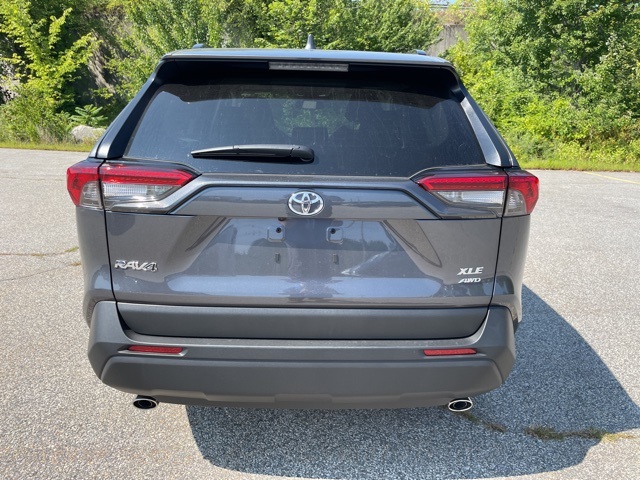 2025 Toyota RAV4 XLE photo 4
