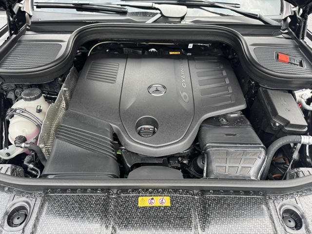 2025 Mercedes Benz GLS 450 4MATIC photo 10