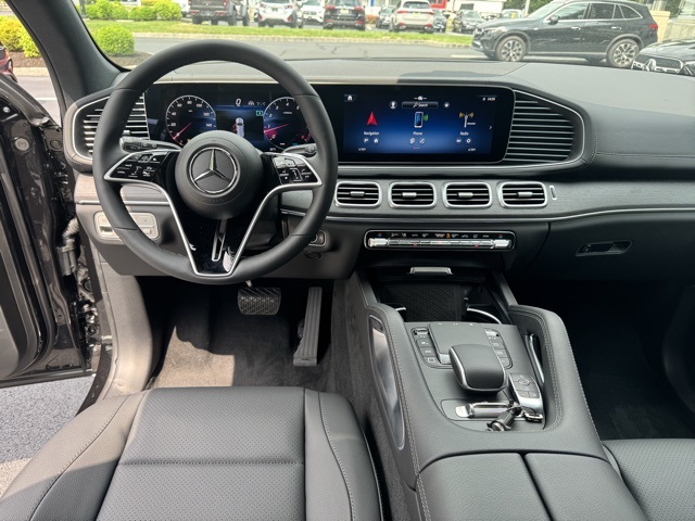 2025 Mercedes Benz GLS 450 4MATIC photo 14