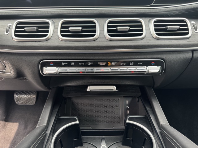 2025 Mercedes Benz GLS 450 4MATIC photo 17
