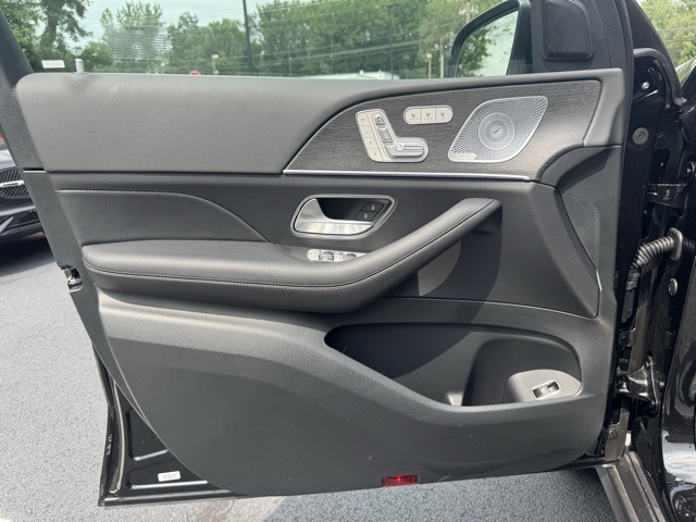 2025 Mercedes Benz GLS 450 4MATIC photo 19