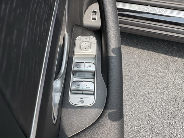 2025 Mercedes Benz GLS 450 4MATIC photo 21