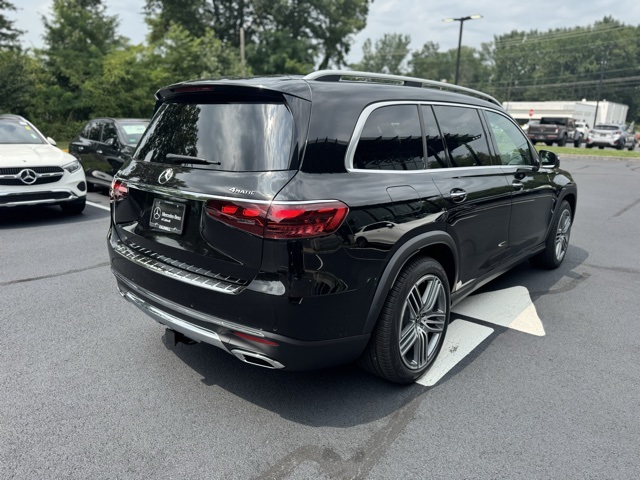 2025 Mercedes Benz GLS 450 4MATIC photo 3