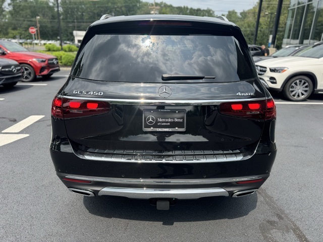 2025 Mercedes Benz GLS 450 4MATIC photo 4