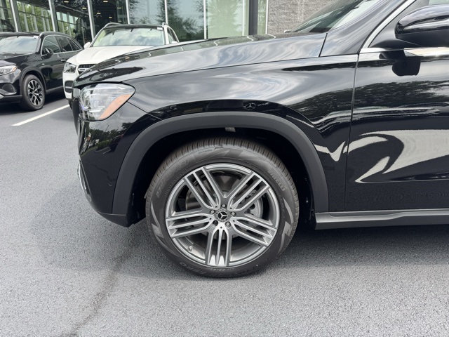 2025 Mercedes Benz GLS 450 4MATIC photo 9