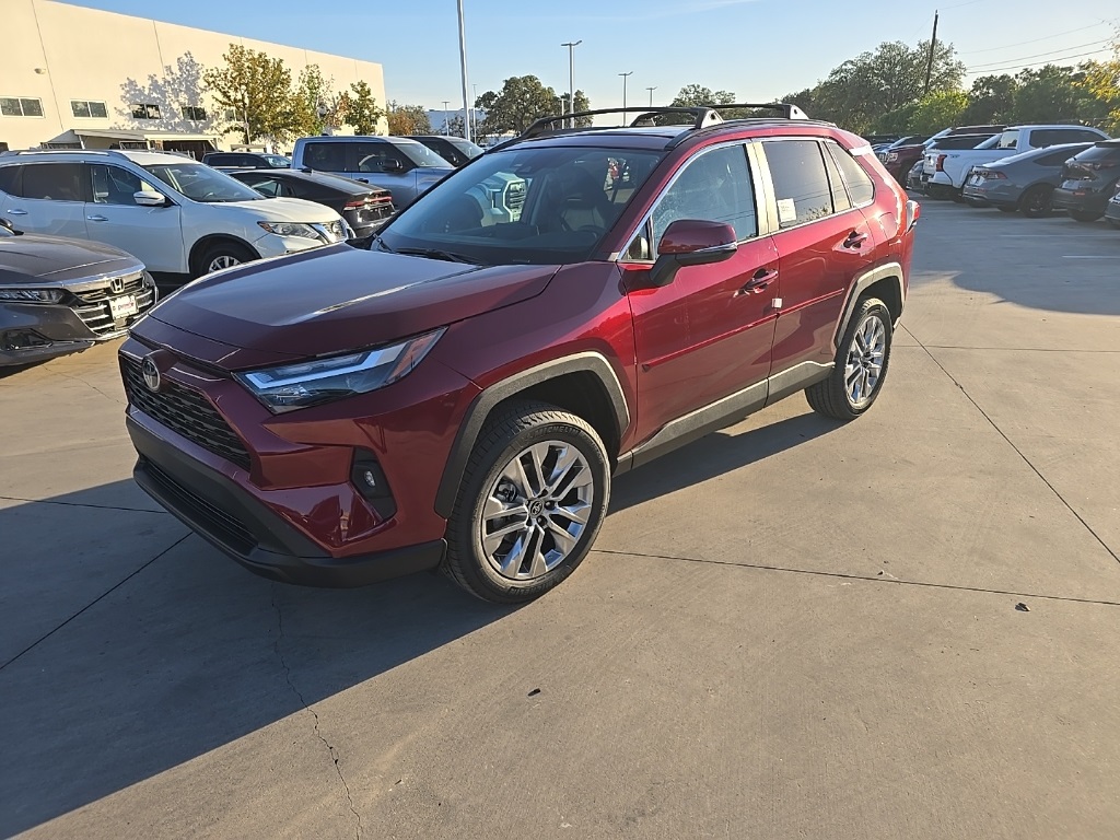 2025 Toyota RAV4 XLE Premium's photo