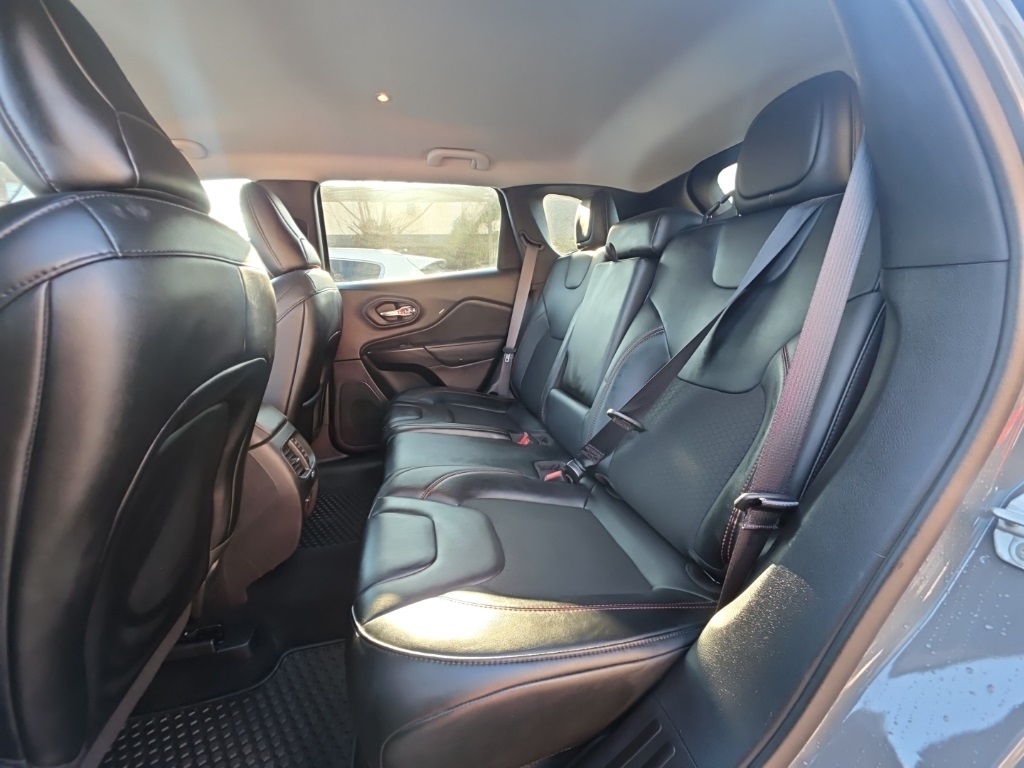 used 2022 Jeep Cherokee car, priced at $19,895