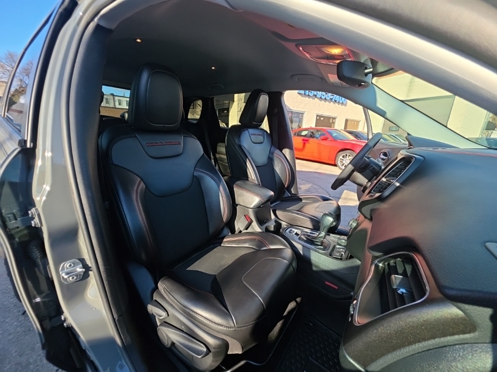 used 2022 Jeep Cherokee car, priced at $19,895