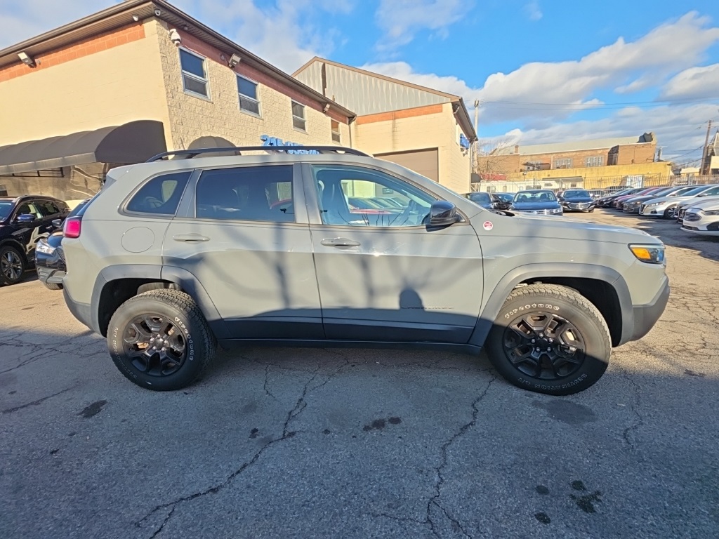 used 2022 Jeep Cherokee car, priced at $19,895