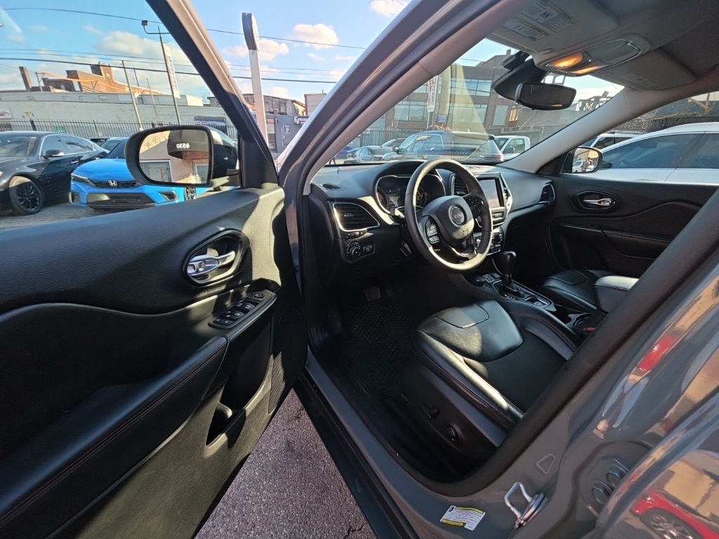 used 2022 Jeep Cherokee car, priced at $19,895